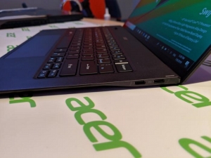 Acer predstavil na CESe tenký a štýlový notebook