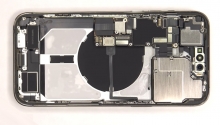 Rozobratý iPhone 14 Pro Max ukazuje všetky detaily